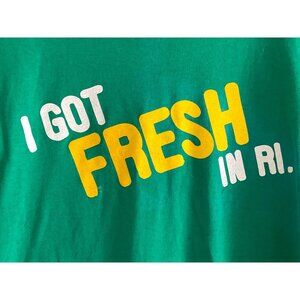 VTG Gildan Ultra Cotton Daves Fresh Marketplace Rhode Island Green Graphic Tee T